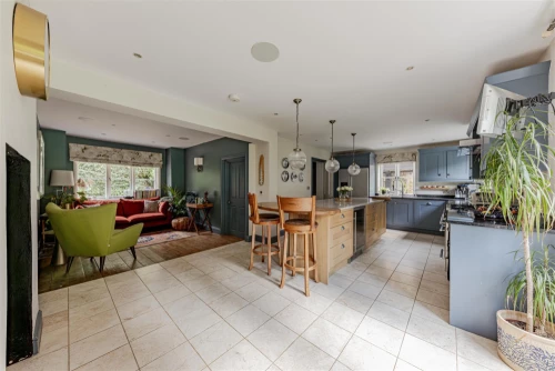 House - Detached Photo 4