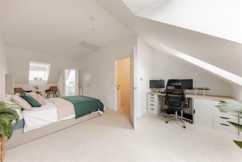 House - Semi-Detached Main Photo