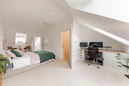 House - Semi-Detached Main Photo