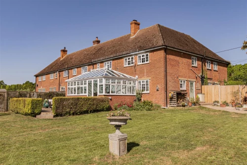 House - Terraced Main Photo