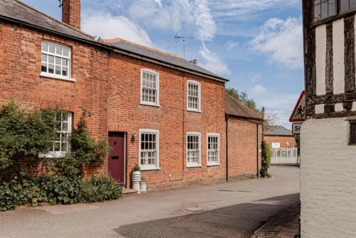 House - Semi-Detached Photo 2