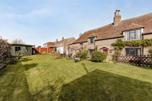 House - Semi-Detached Main Photo