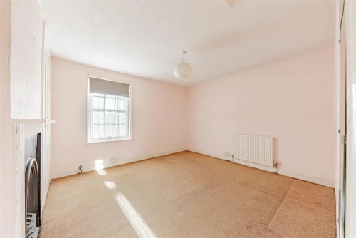 House - Terraced Main Photo