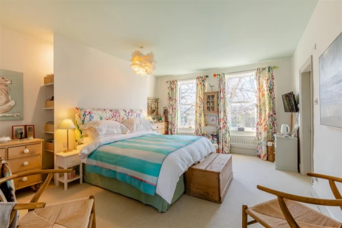 House - Semi-Detached Main Photo