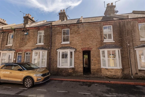 House - Terraced Main Photo