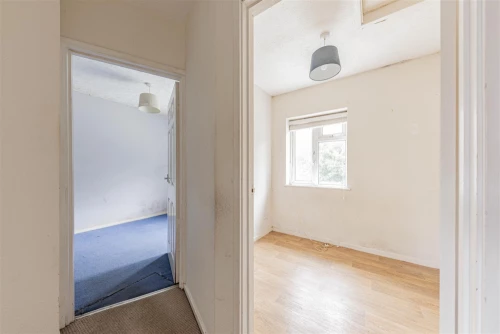 House - Semi-Detached Main Photo