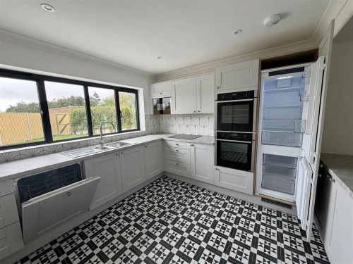 House - Detached Main Photo