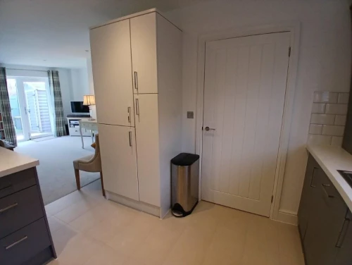 House - Semi-Detached Main Photo