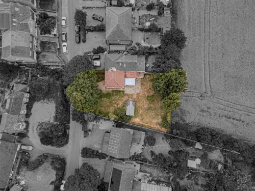 House - Semi-Detached Main Photo