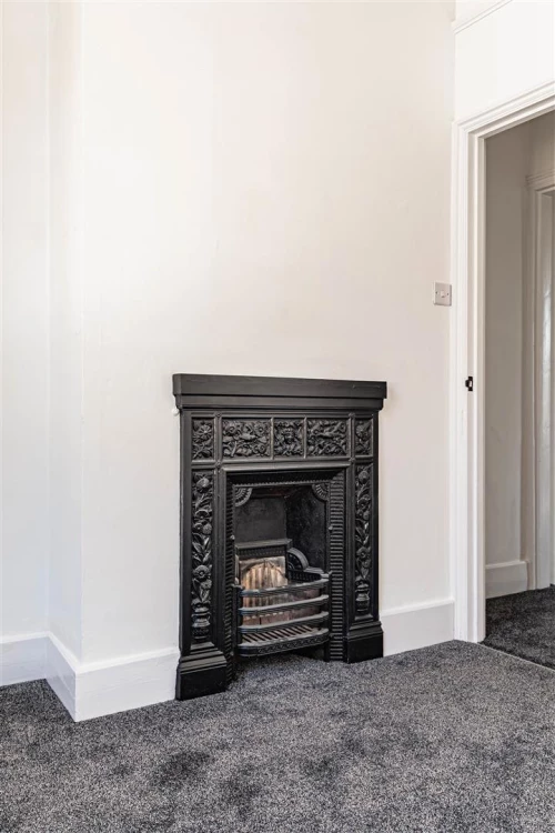 House - Terraced Main Photo