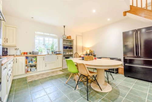 House - Detached Photo 1