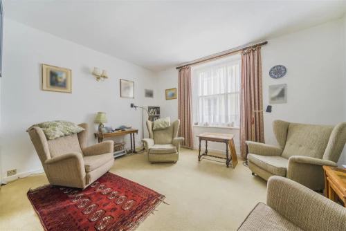 House - Terraced Main Photo