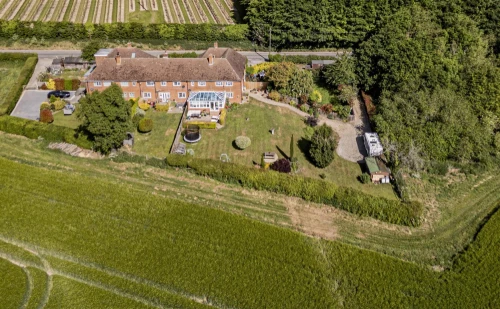 House - Terraced Main Photo