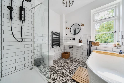 House - Semi-Detached Main Photo