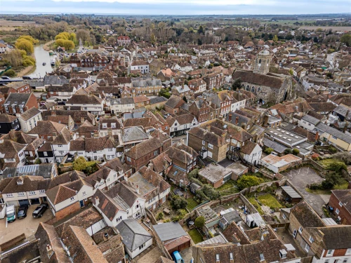 House - Terraced Main Photo