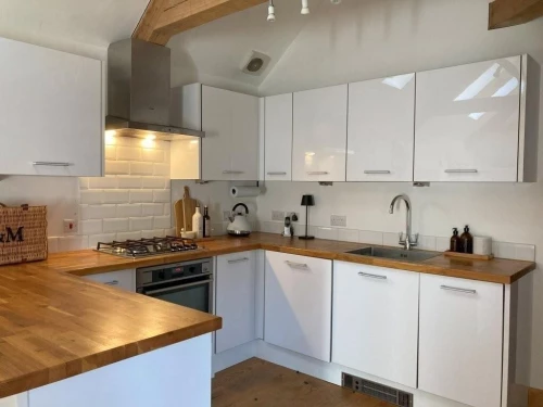 House - Detached Photo 1