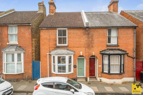 House - Semi-Detached Main Photo