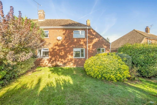 House - Semi-Detached Main Photo
