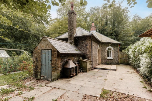 Bungalow - Detached Main Photo