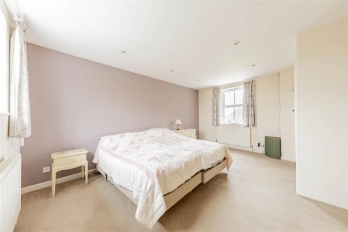 House - Semi-Detached Main Photo