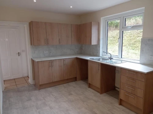 House - Semi-Detached Photo 3