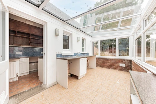 House - Semi-Detached Main Photo