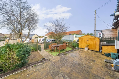 House - Semi-Detached Photo 3