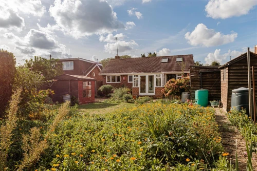 Bungalow - Detached Main Photo