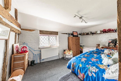 House - Semi-Detached Main Photo