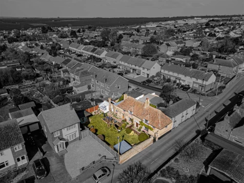 House - Semi-Detached Main Photo