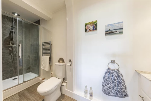 House - Terraced Main Photo