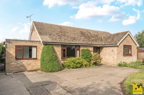 Bungalow - Detached Main Photo