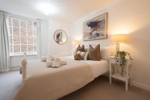 House - Semi-Detached Main Photo