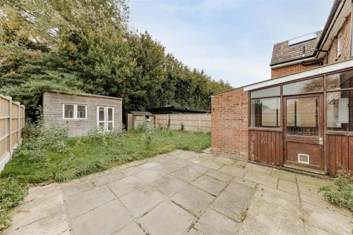 House - Semi-Detached Main Photo