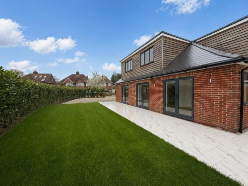 House - Detached Photo 4