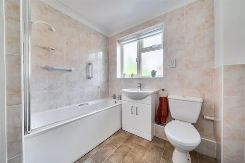 House - Semi-Detached Main Photo