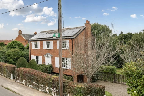 House - Detached Main Photo