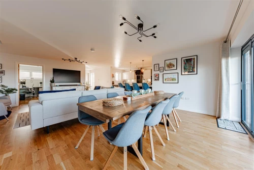 House - Detached Main Photo