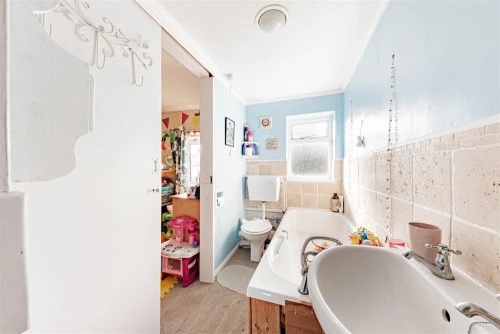 House - Terraced Main Photo