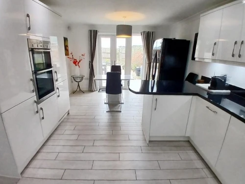 House - Townhouse Photo 4