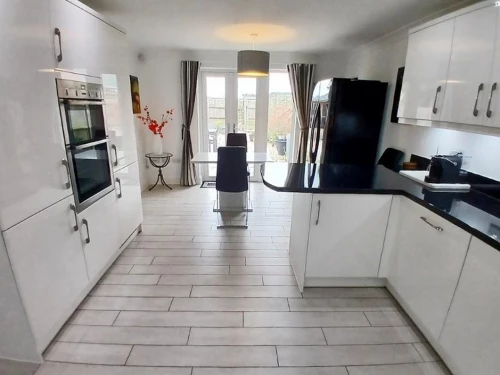 House - Townhouse Photo 4