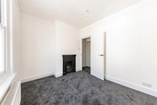 House - Terraced Main Photo