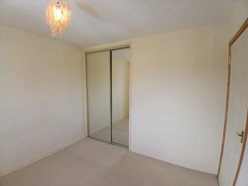 House - Semi-Detached Main Photo