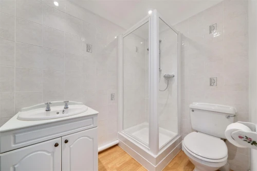 House - Semi-Detached Main Photo