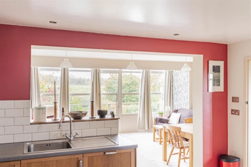 House - Semi-Detached Main Photo