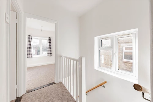 House - Semi-Detached Main Photo