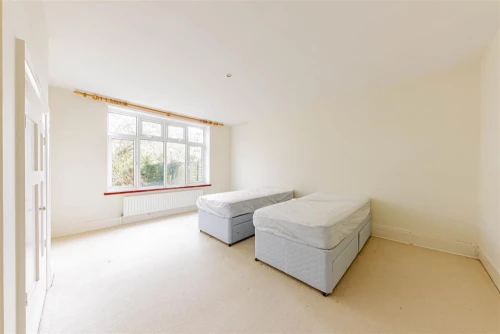 Bungalow - Semi Detached Main Photo