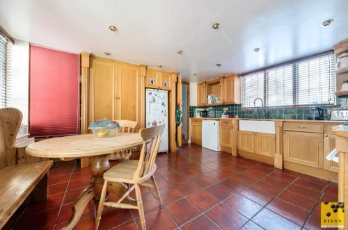 House - Detached Main Photo