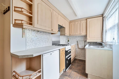 House - Semi-Detached Main Photo