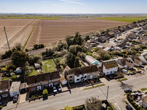 House - Semi-Detached Main Photo
